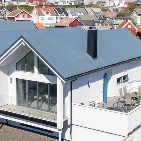 בית נופש Stylish Coastal House With Stunning Ocean View Borhaug