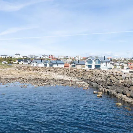 Stylish Coastal House With Stunning Ocean View *