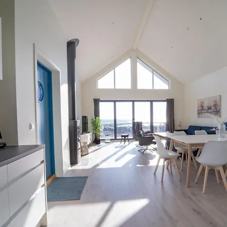 בית נופש Stylish Coastal House With Stunning Ocean View *