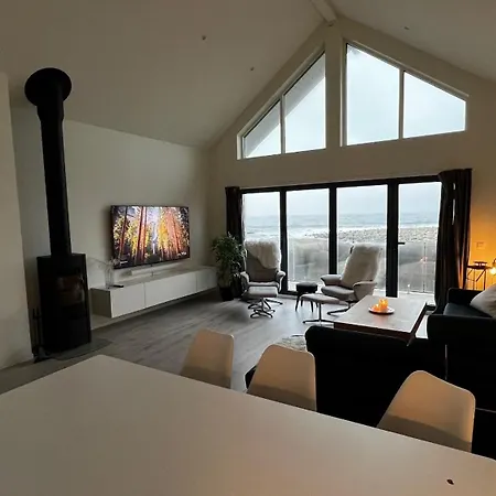 בית נופש Stylish Coastal House With Stunning Ocean View Borhaug